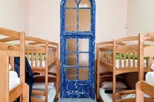 Хостел Dja Hostel. Место в мужском 8-местном номере (Синий) 6