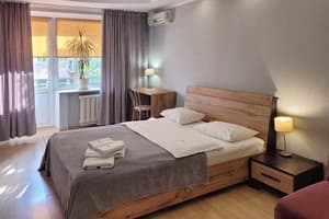 Квартира Home Hotel ул. Малая Житомирская, 10-1. Однокомнатная квартира, ул. Малая Житомирская, 10 на 4-м этаже 1
